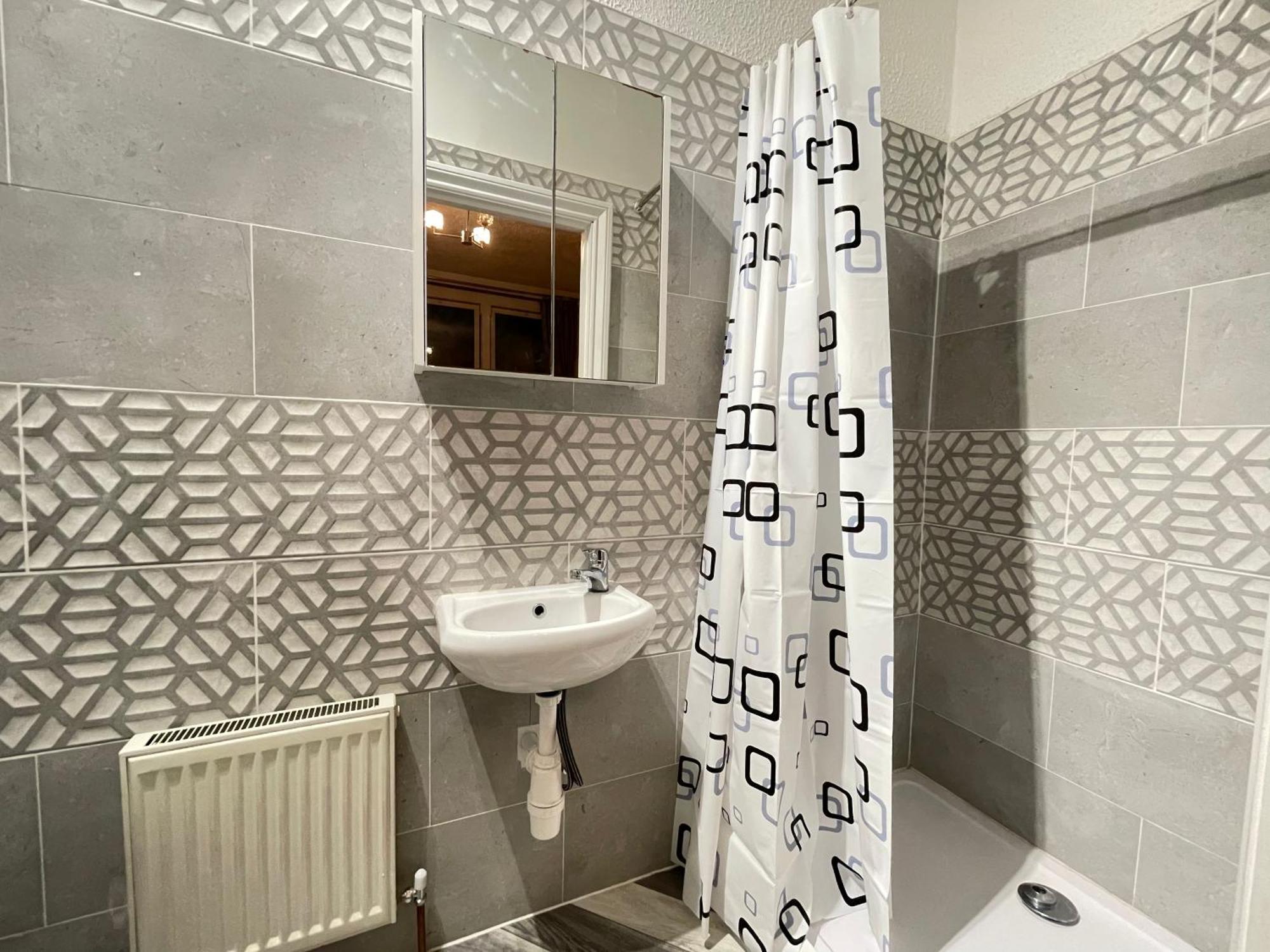Room With Private Bathroom And Shared Kitchen Londen Buitenkant foto