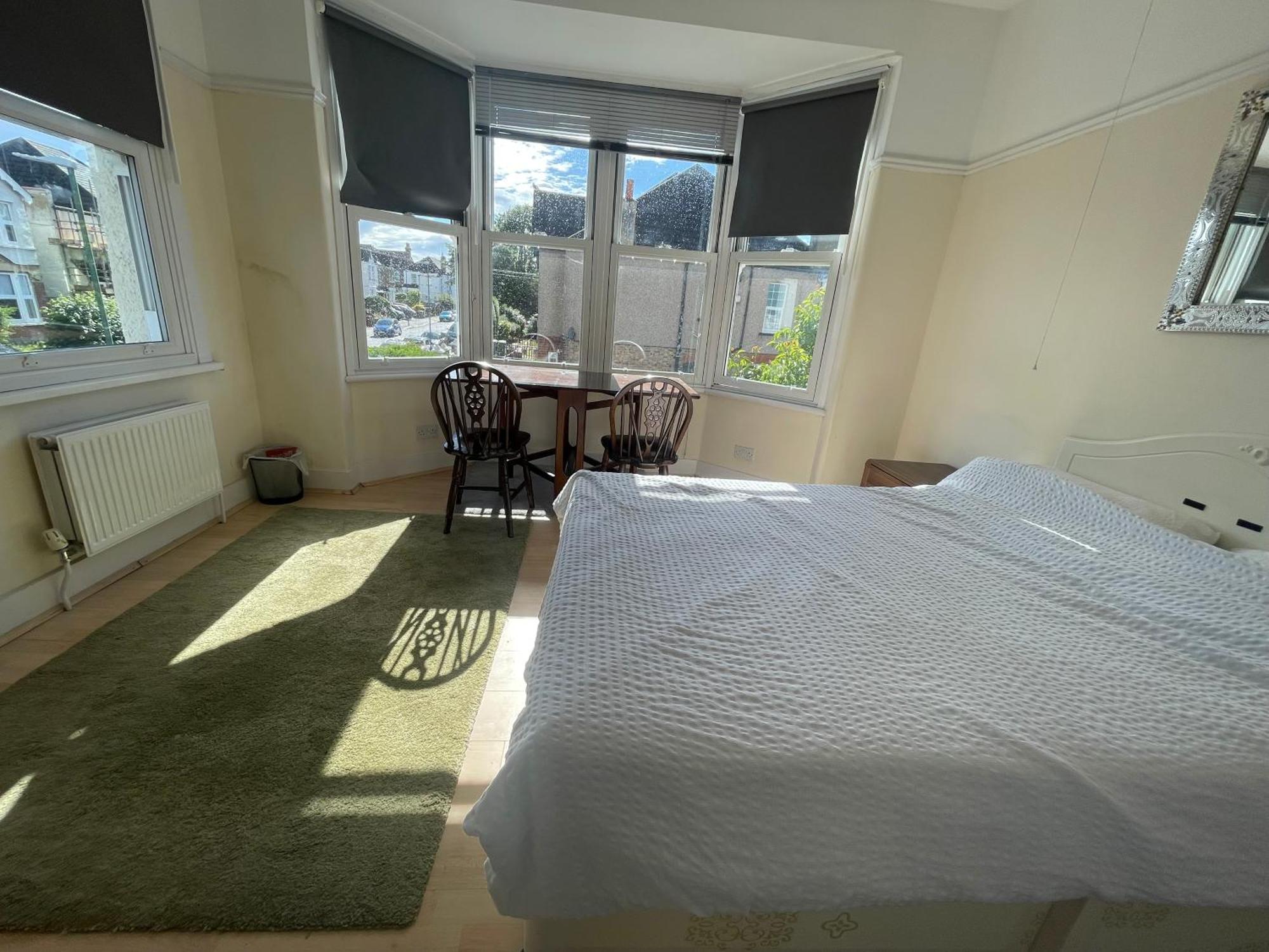 Room With Private Bathroom And Shared Kitchen Londen Buitenkant foto